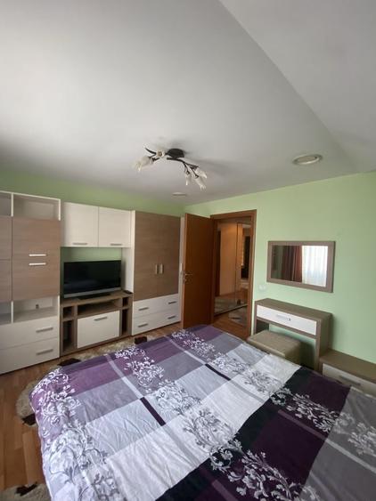 Apartament cu 3 camere decomandat în 1 Mai
