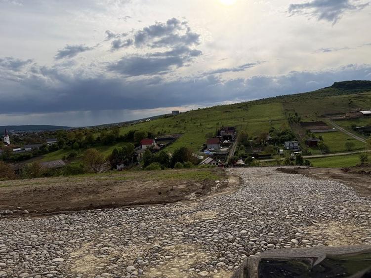 Teren de 1000 mp, în Livezeni