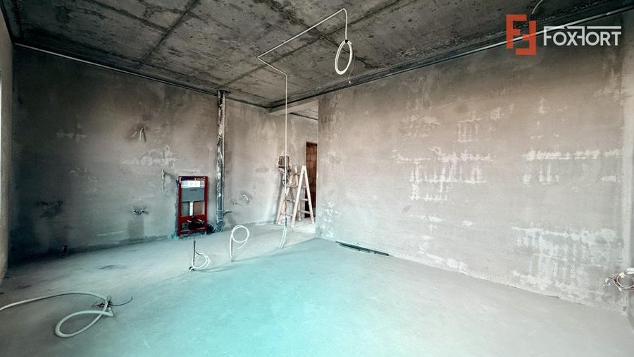 Apartament cu 4 camere în Torontalului