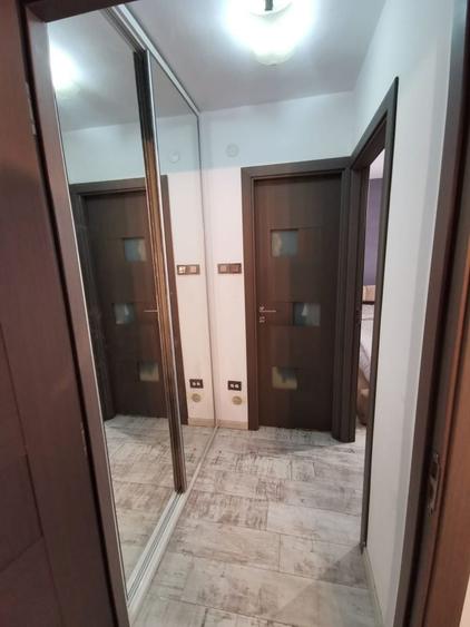 Apartament cu 2 camere semidecomandat în Rovine