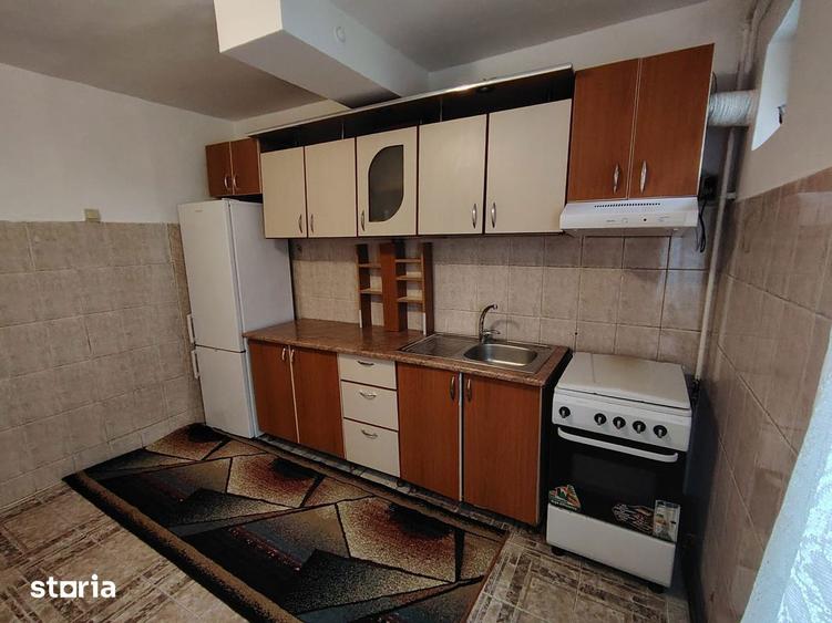Apartament cu 3 camere în Micro 4