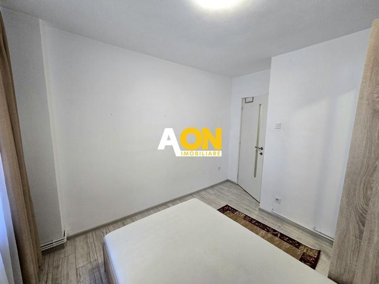 Apartament cu 4 camere decomandat, mobilat în Cetate