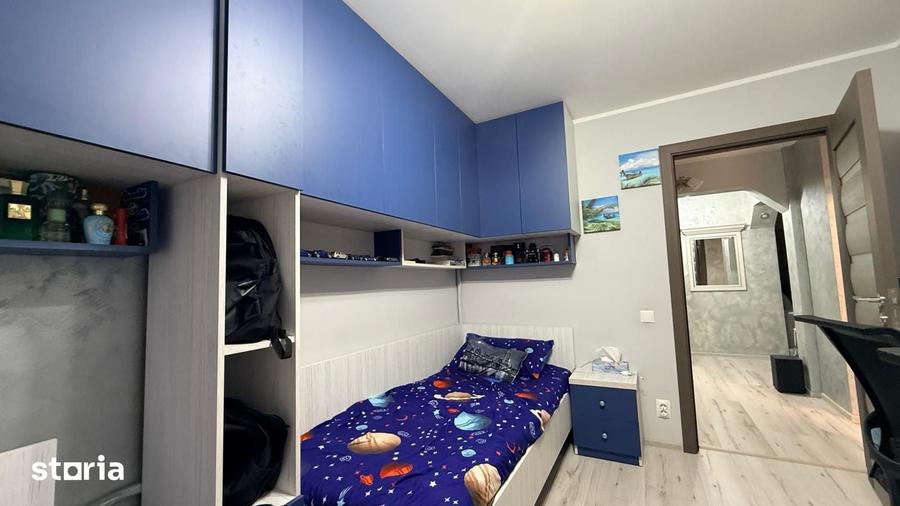 Apartament cu 4 camere decomandat în Central