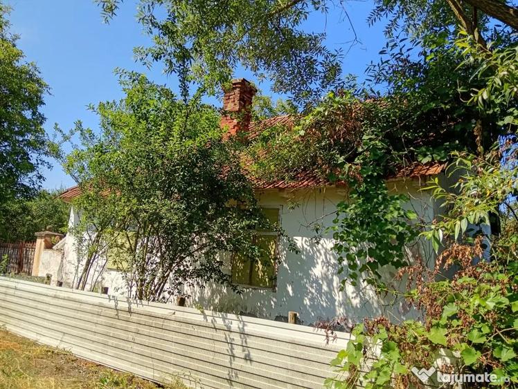 Casă cu 2 camere cu Teren 1700 Mp în Bulci