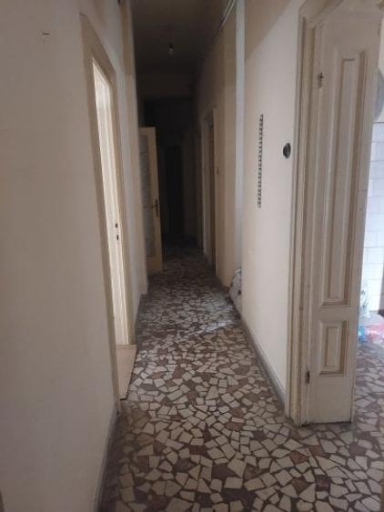 Apartament cu 5 camere decomandat în Moșilor