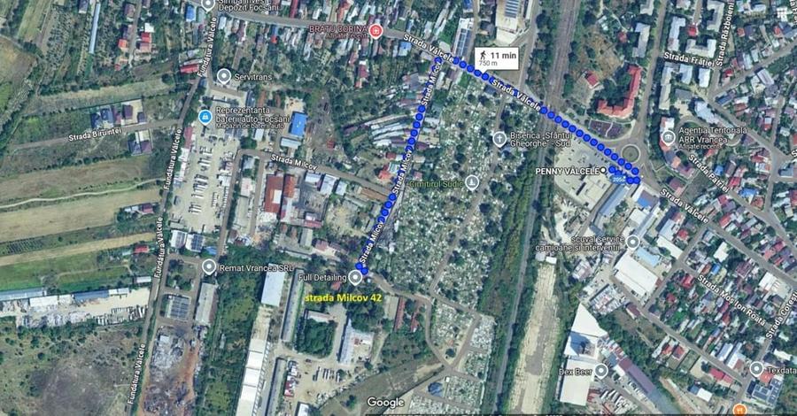 Teren de 5000 mp, în Vest