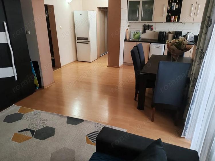 Apartament cu 4 camere decomandat în Micro 20