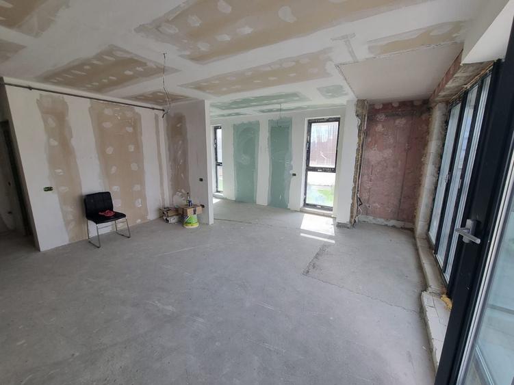 Apartament cu 3 camere decomandat în Tomis Nord