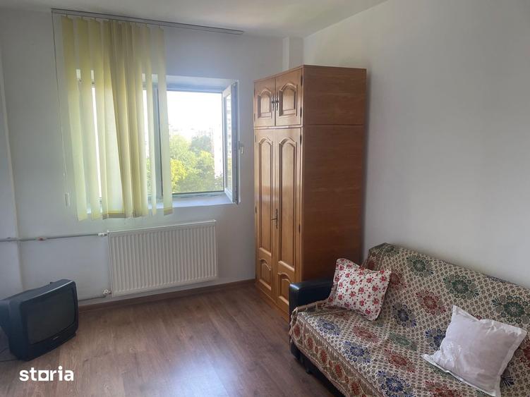Apartament cu 3 camere decomandat, mobilat în Rahova