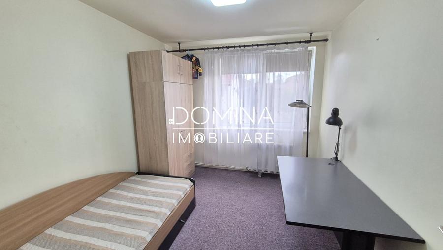 Apartament cu 3 camere semidecomandat, mobilat în 1 Mai