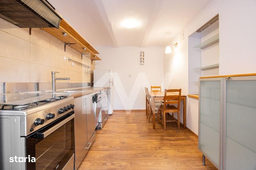 Apartament cu 3 camere decomandat în Schei