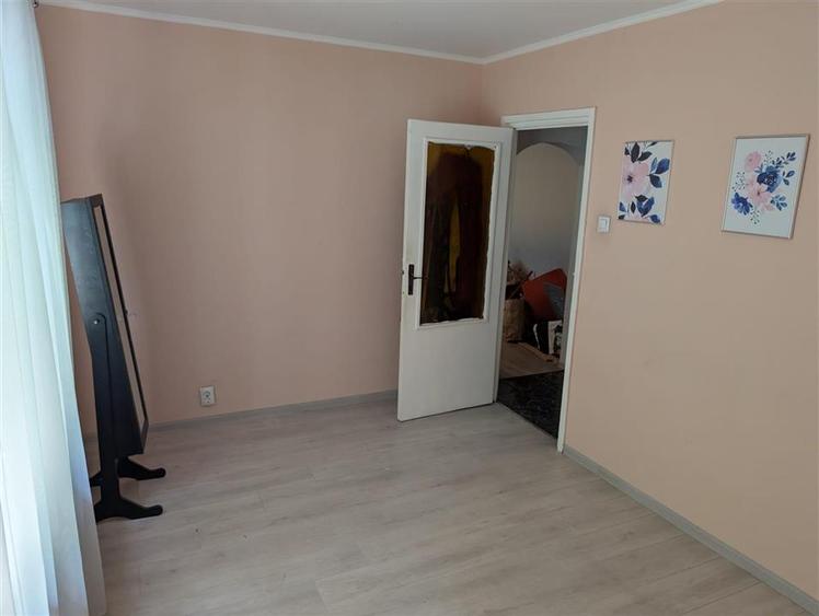 Apartament cu 3 camere nedecomandat în Rogerius