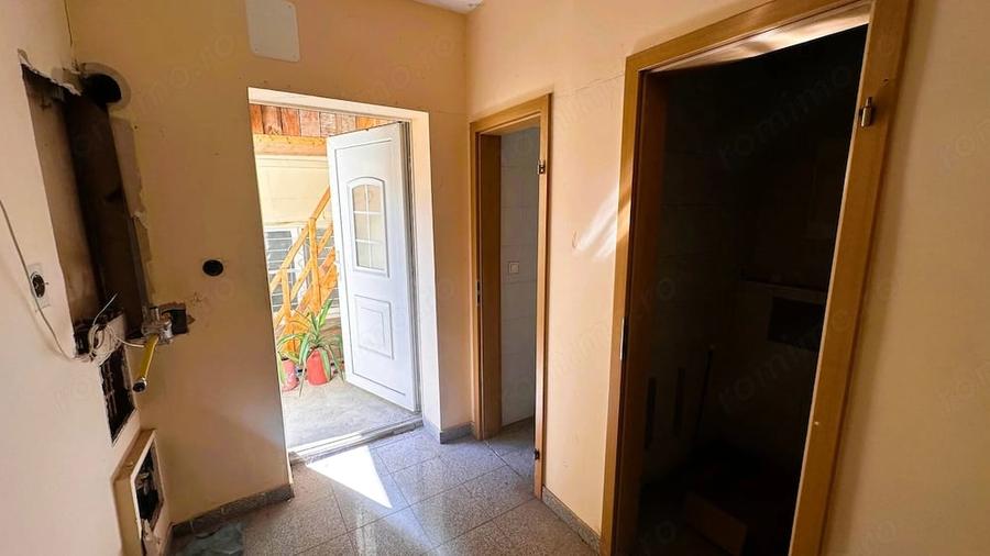 Apartament cu 3 camere decomandat în Orașul de Jos