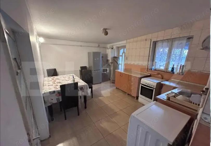 Casă cu 5 camere în Central