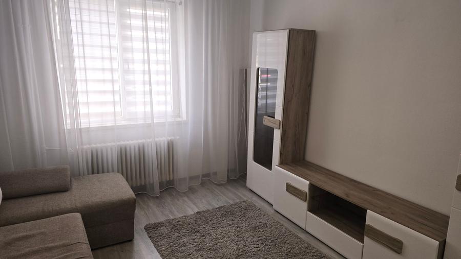 Vand garsoniera in Deva, zona Progresul, parter, bloc de caramida de 3 etaje, - 2