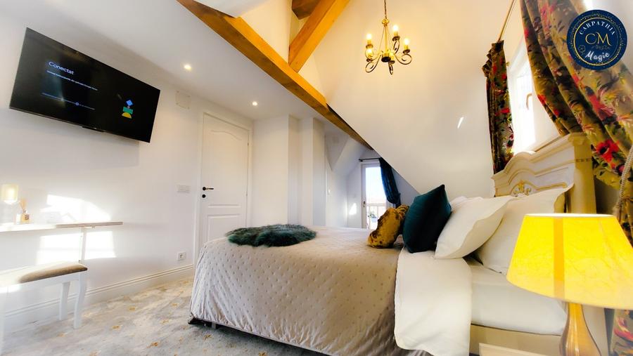 Villa unicat in stil englezesc , Peştera, Parcul National Piatra Craiului - 9