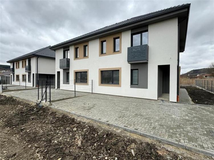 Casa Tip Duplex situata in Chinteni!350 Mp Teren!118 Mp utili! - 1