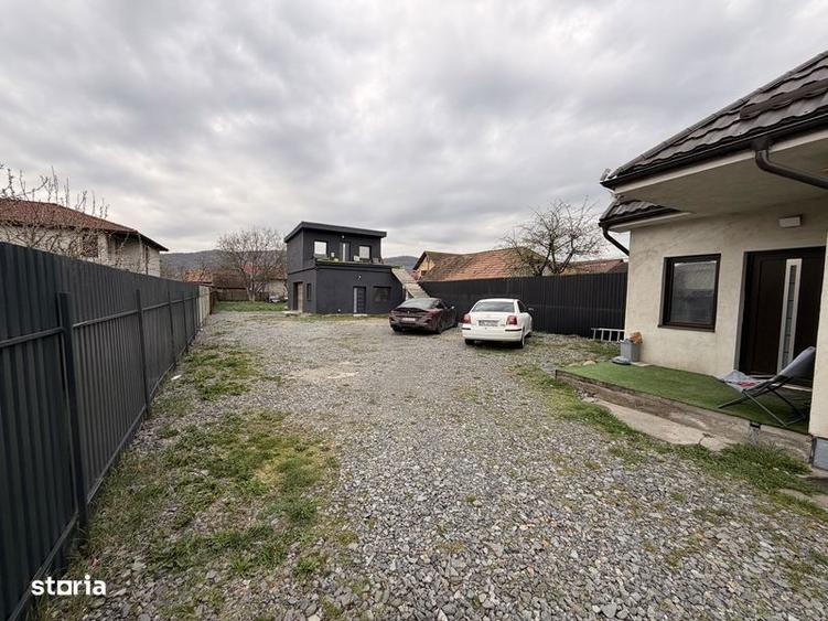 Vand/Schimb 2 case in aceasi curte strada principala Floresti - 4