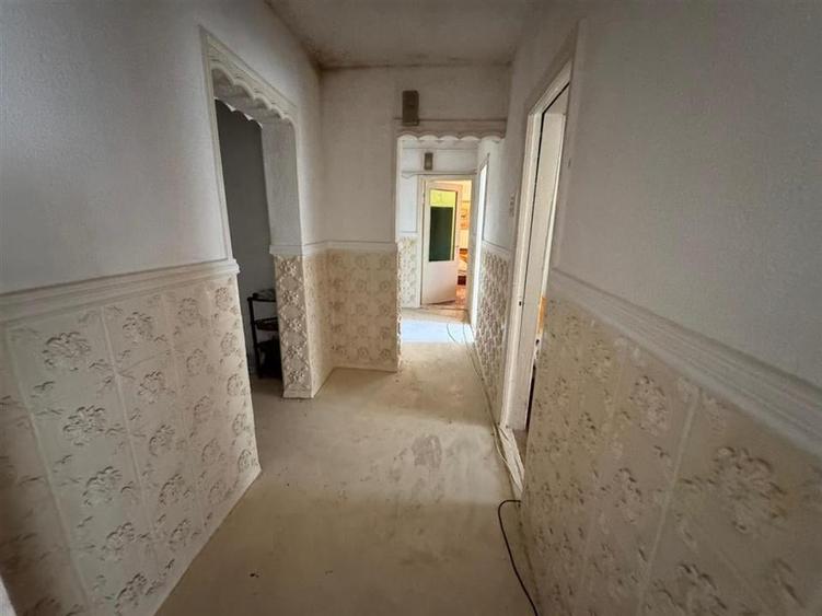 Apartament 3 camere, 70mp, etaj 4/4 cu acoperis, zona Casa de Cultura - 11