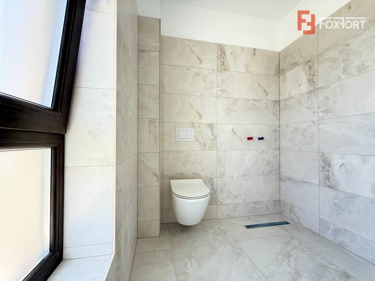 Duplex cu 5 camere cu Canalizare în Dumbrăvița
