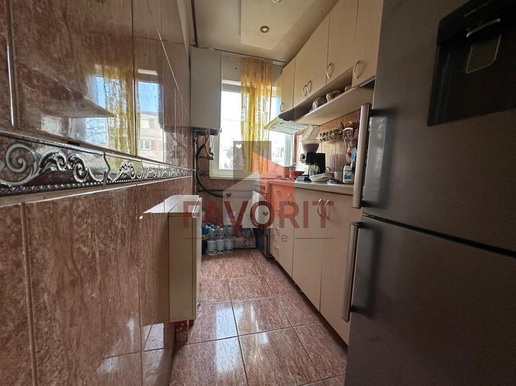 4 camere | etaj intermediar | centrala proprie | mobilat si utilat | boxa | - 4