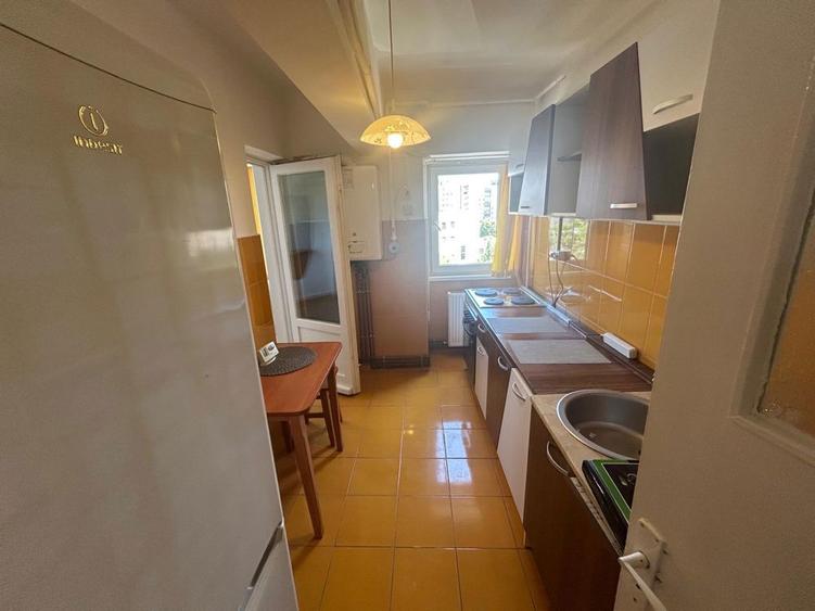 inchiriez apartament 2 camere - 1