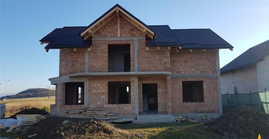 Casa pe 2 nivele ,la 15 minute de Brasov, DJ 112A, finaliz - 25