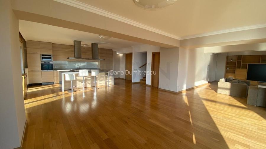 REA1022580 Apartament tip duplex Upground I 4 camere I View spectaculos REA1022580 Apartament tip duplex Upground I 4 camere I View spectaculos