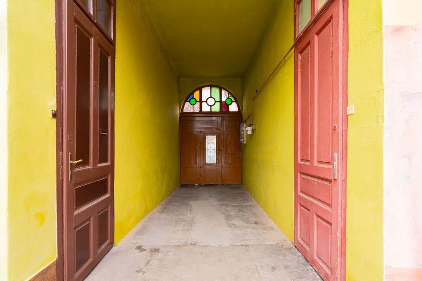 Apartament la casă, ultracentral– intimitate, curte proprie și garaj - 6