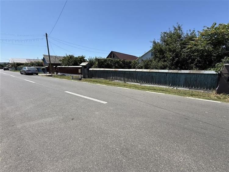 Teren cu casa veche-Holt! - 2