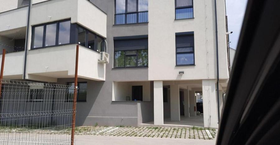 Apartament 3 camere, semidecomandat in bloc boutique, zona T - 4