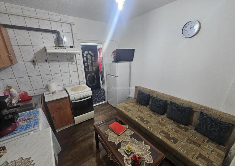 Resita, Garsoniera Mobilata Utilata, Parter, Calea Caransebe - 17