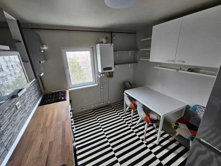 Apartament 3 camere decomandate zona Casa de Cultura - 1