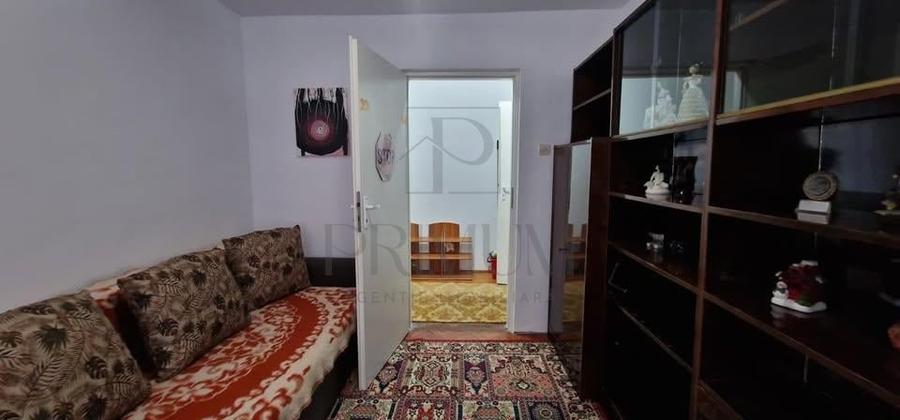 LIPOVEI - ETAJ 1 - BLOC IZOLAT - 4 CAMERE - CENTRALA PRORPRIE - BOXA - 11