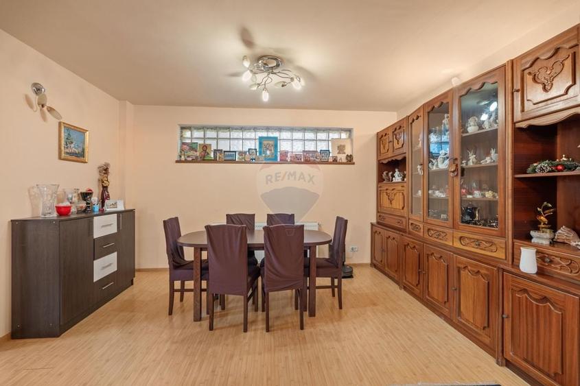 Casă / Vilă cu 6 camere de vânzare - Oraselul Copiilor - 5