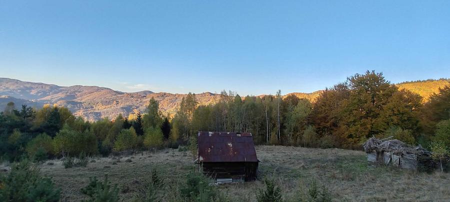 Teren de vanzare pe deal (Ideal Off-Grid, Remote, Retras) - 1