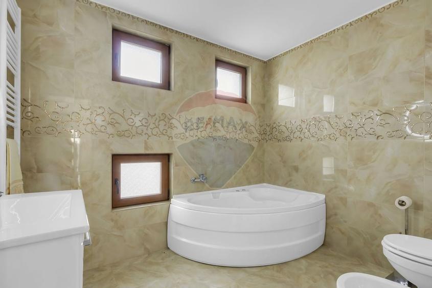 Casa noua pe colt si teren 1079 mp de vanzare in Macea,Arad - 22