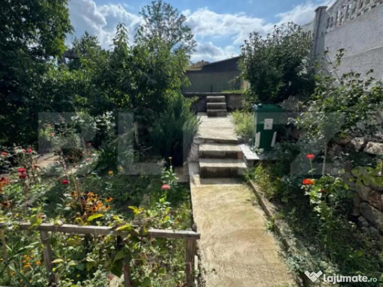 Casa cu 3 camere, 70 mp, in Ghelari - 1