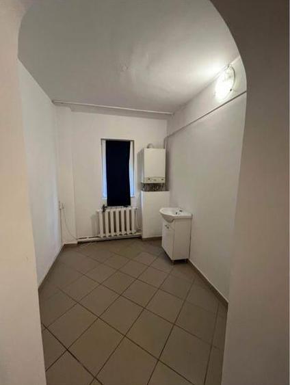 Spațiu comercial de vânzare - Splai Bahlui Mal Drept-85 000 EUR - 3