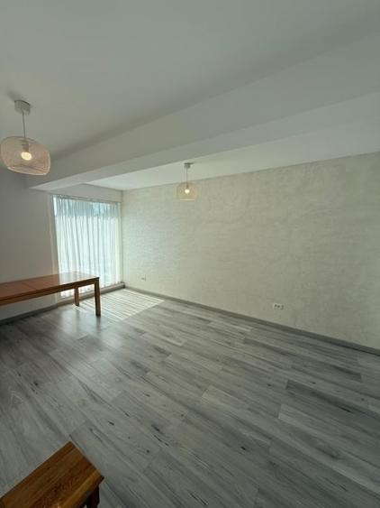 1 camera decomandat- 52 mp - etaj 1 - Valea Lupului -parcare-  79500 euro - 1