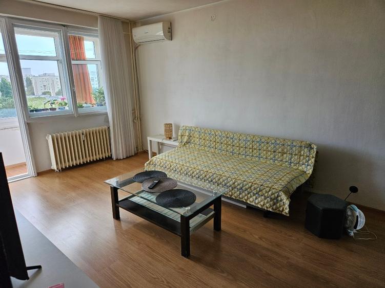 Apartament cu 3 camere decomandat în Giurgiului