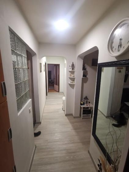 Apartament 3 camere, zona linistita, centrala pe gaz, aer conditionat. - 1