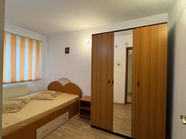 4 cam, etaj 2, 60 mp, bloc caramida, zona centrala Caracal - 9