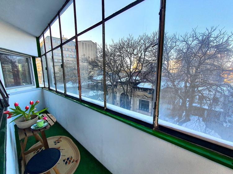 Piata Romana, 3 camere de vanzare, cu centrala - 13