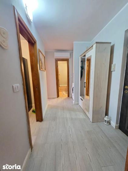 2 camere, decomandat, zona Episcopiei, str. Alexandru cel Bun, etaj 2 - 4