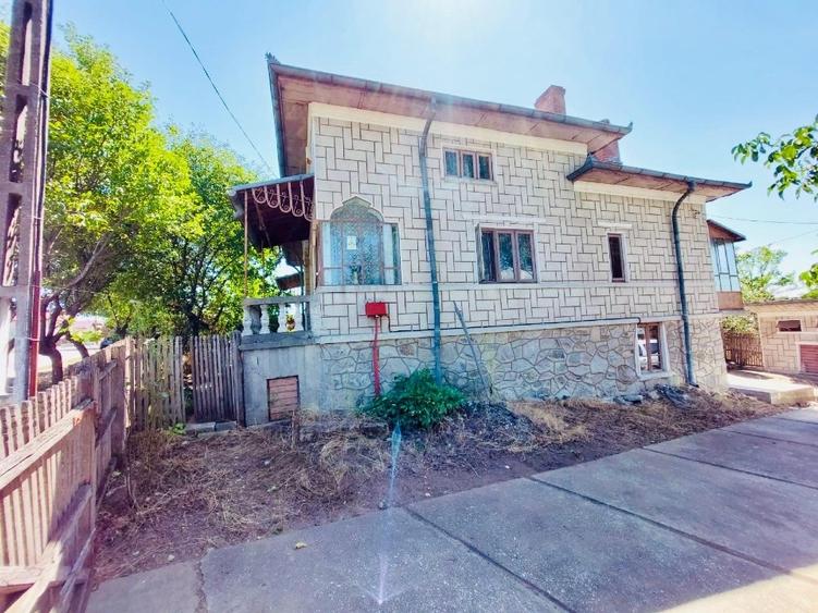 Ocazie! Proprietar vând casă cu 7 camere în Diculești, teren 2267 mp - 2