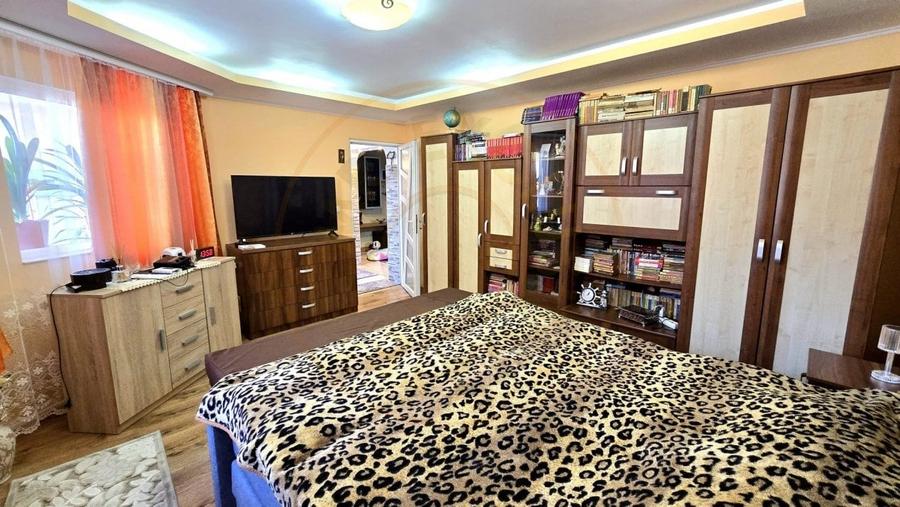 de vanzare casa str Șoimoseni - 4