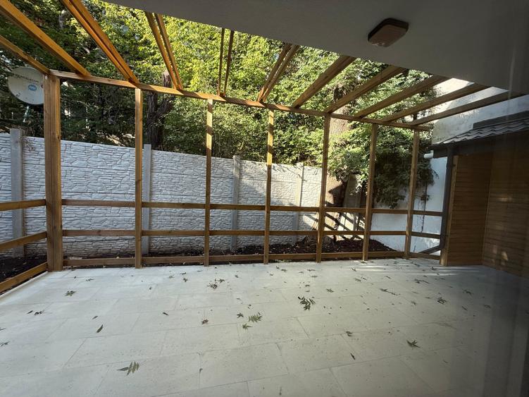 Metrou,Eroii  Revolutiei  PADESUL Vila 2024 ,Finisaje lux ,BINE CONSTRUITA 6 cam - 6