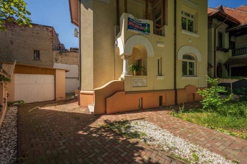 Vila cu arhitectura distincta, 7 camere, renovata, intr-o locatie exclusivista - 54