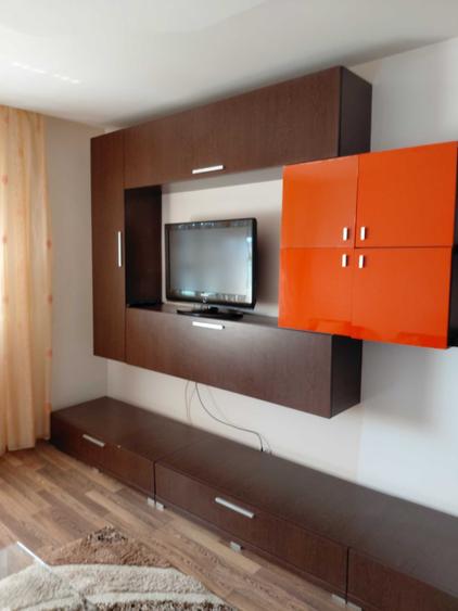 Inchiriez apartament in Nufarul 3 Camere - 5